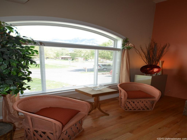 10252 S 2375 E, Sandy, UT 84092 — photo 3