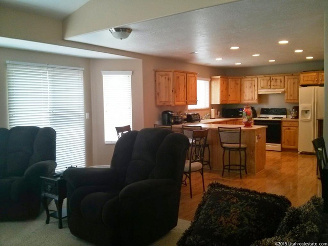 659 W 550 S, Centerville, UT 84014 — photo 4