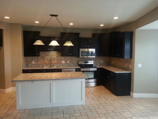 596 S Lakeview E, Farmington, UT 84025 — photo 3