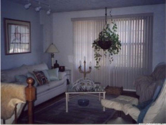 5318 Wildflower Ln, Murray, UT 84123 — photo 2
