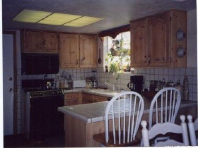 5318 Wildflower Ln, Murray, UT 84123 — photo 4