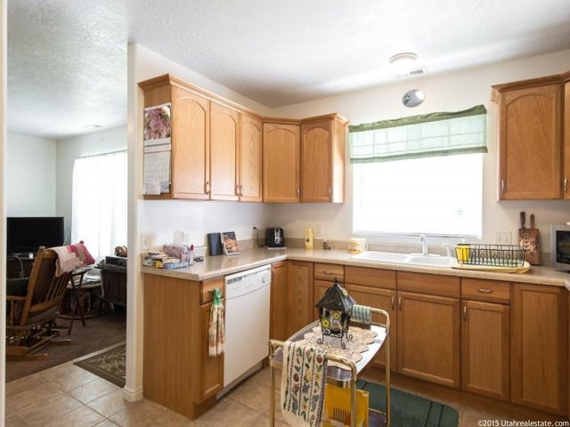 332 E 600 N, Tooele, UT 84074 — photo 11