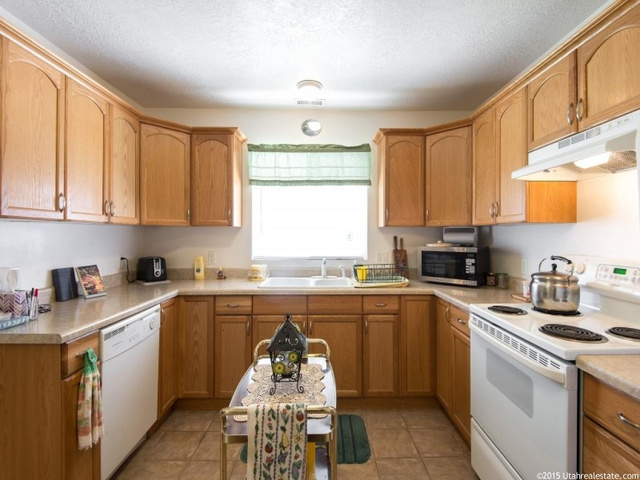 332 E 600 N, Tooele, UT 84074 — photo 12