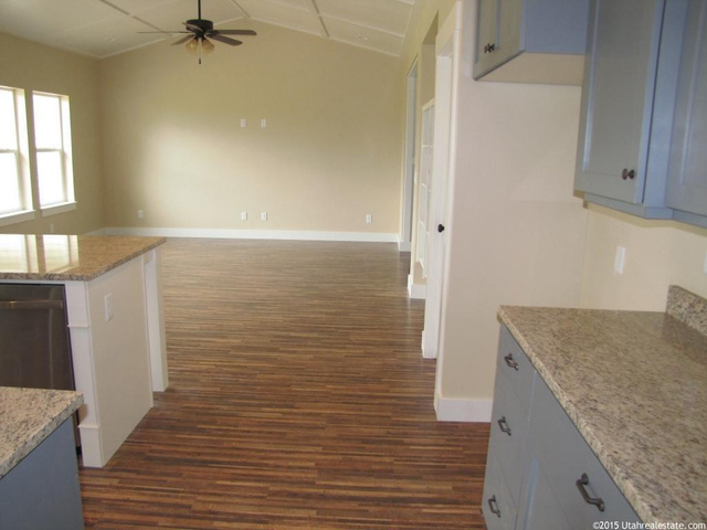 697 N 500 W, Vernal, UT 84078 — photo 2