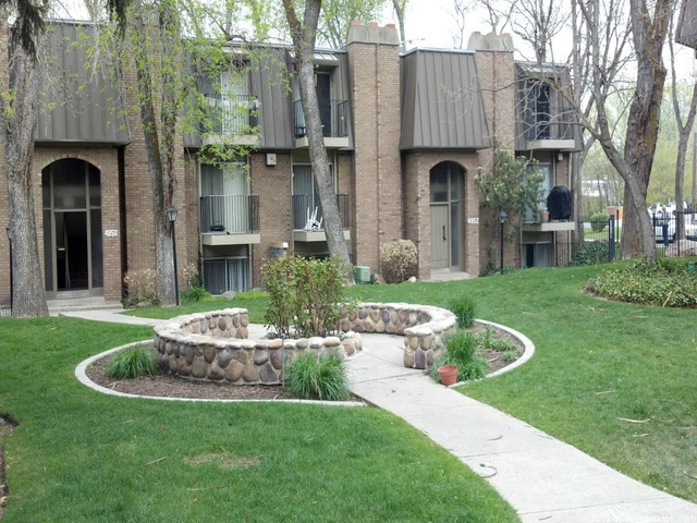 4856 S Highland Cir #1, Holladay, UT 84117