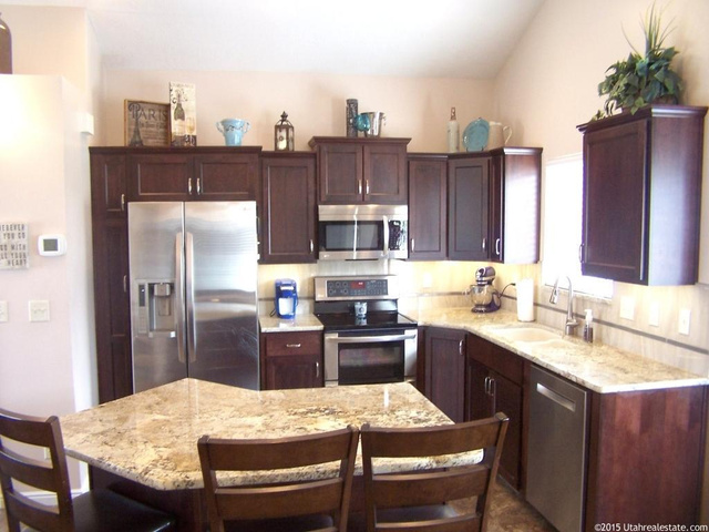 5460 S 3375 W, Roy, UT 84067 — photo 8