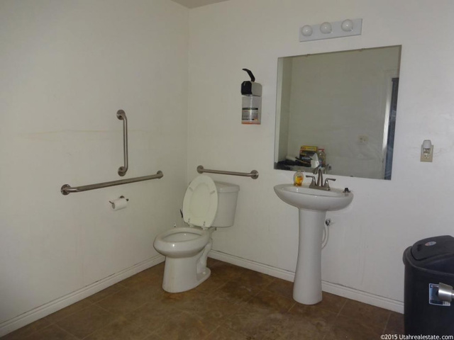540 S Wright Brothers Dr E, Vernal, UT 84078 — photo 6