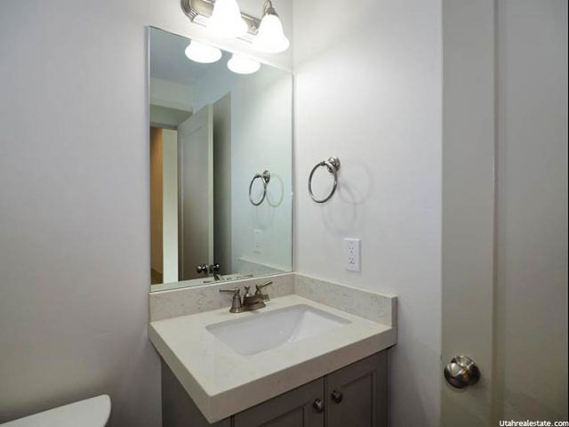 732 E Erekson Ct, Murray, UT 84107 — photo 7