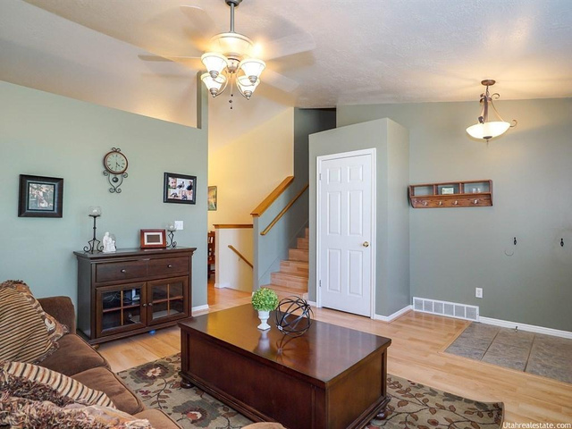 1949 N 2475 W, Clinton, UT 84015 — photo 9
