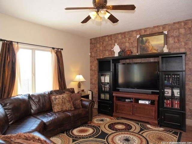 4523 W Park Bend Ct, Riverton, UT 84096