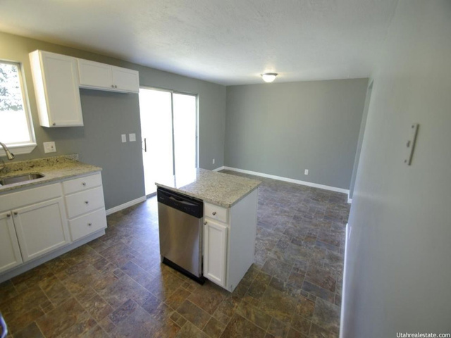 2448 N 890 W, Clinton, UT 84015 — photo 4