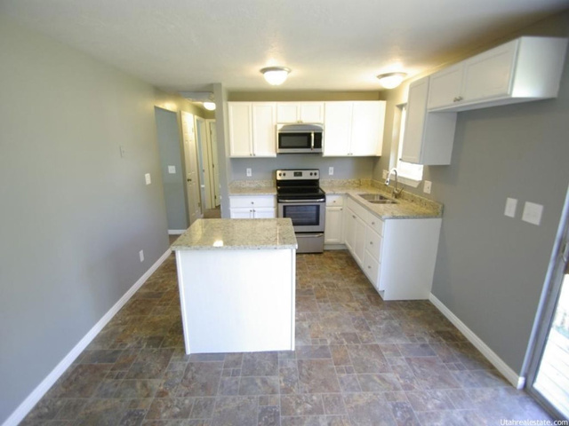 2448 N 890 W, Clinton, UT 84015 — photo 5