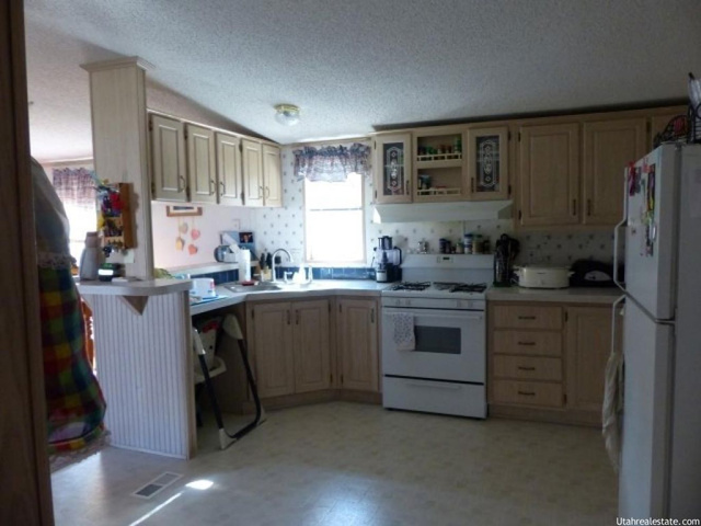 75 N 200 E, Huntington, UT 84528 — photo 10