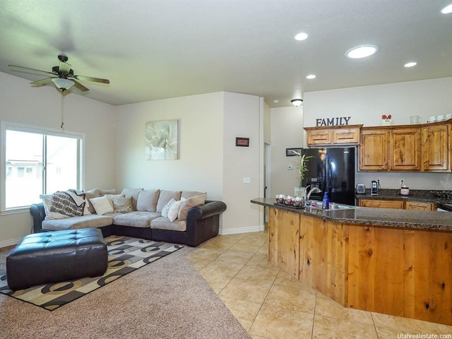 1324 W 2340 N, Clinton, UT 84015 — photo 4