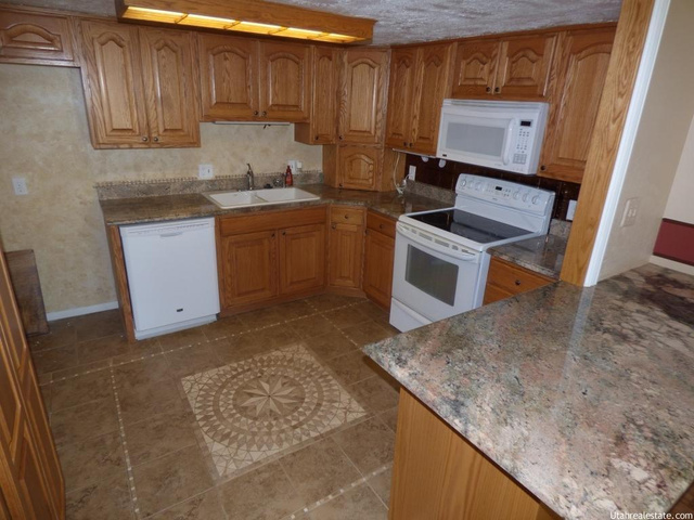 715 N 450 E, Orem, UT 84097 — photo 10