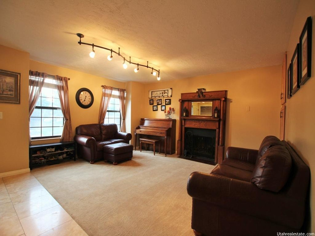 1346 E Ridgemark Dr, Sandy, UT 84092 — photo 4