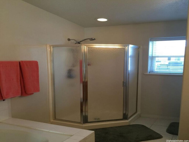 423 E Maple Cir N, North Logan, UT 84341 — photo 2