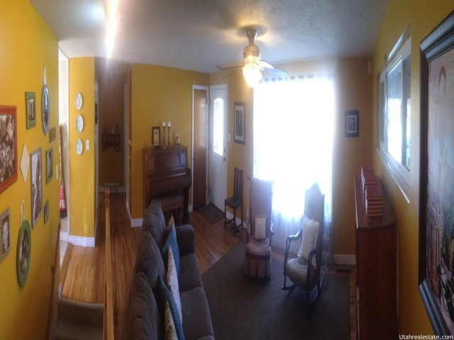 668 Crestwood Cir, Bountiful, UT 84010 — photo 2