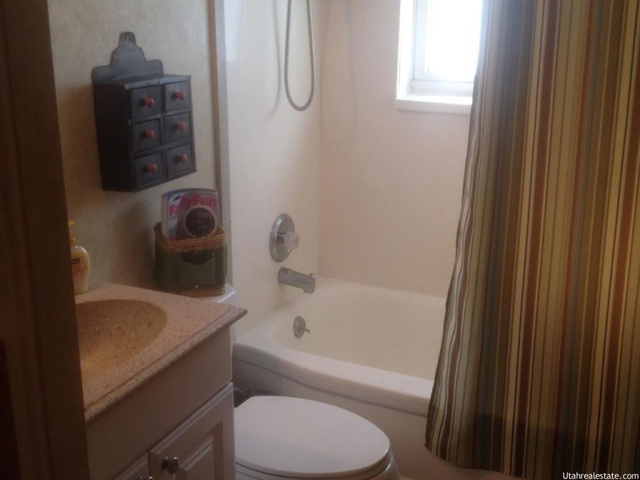 668 Crestwood Cir, Bountiful, UT 84010 — photo 6