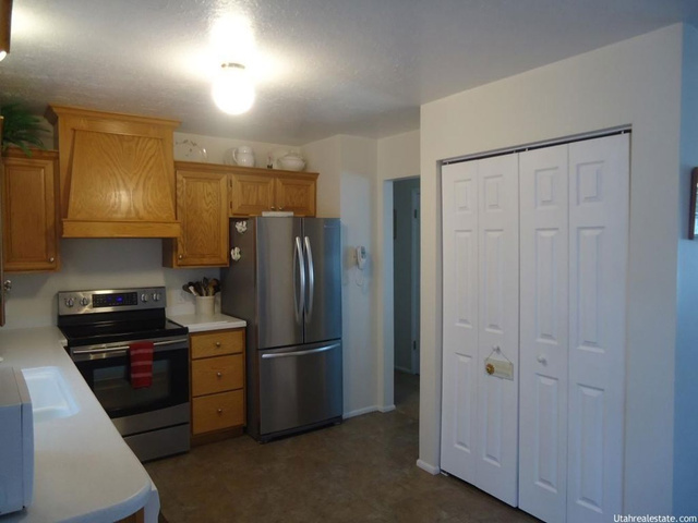 1329 W 570 N, Clinton, UT 84015 — photo 7