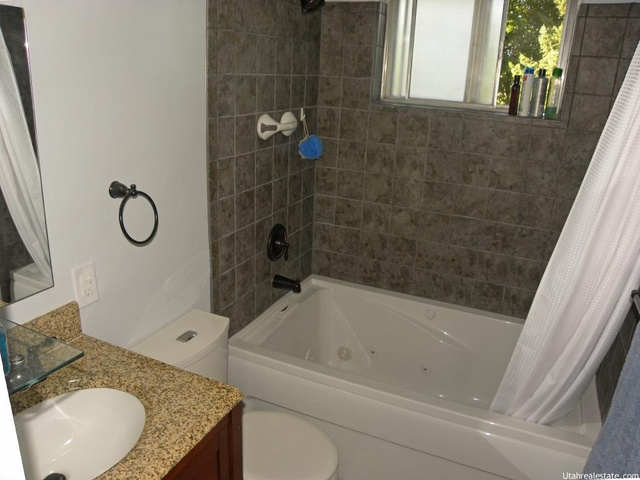 160 E 300 N, Millville, UT 84326 — photo 10