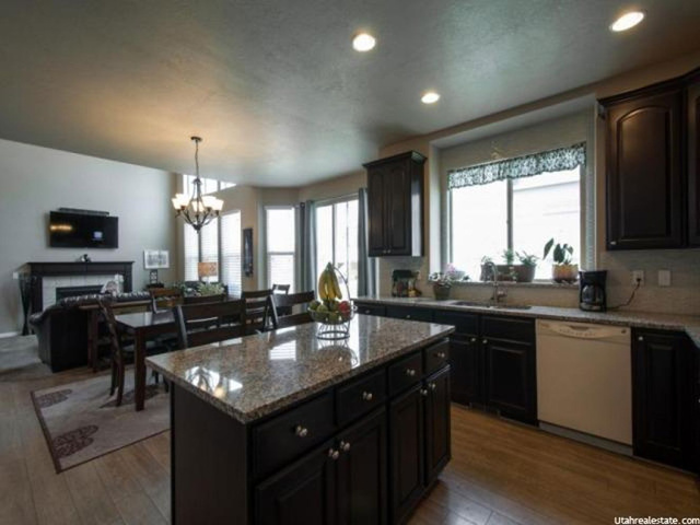895 S Daisy Dr, Fruit Heights, UT 84037 — photo 12