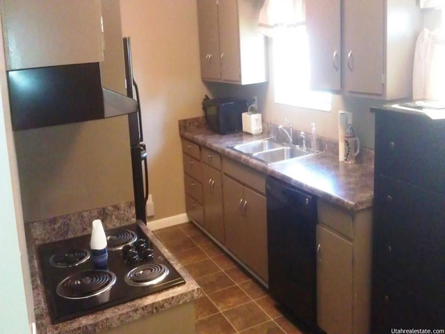516 E 100 S, Kaysville, UT 84037 — photo 2