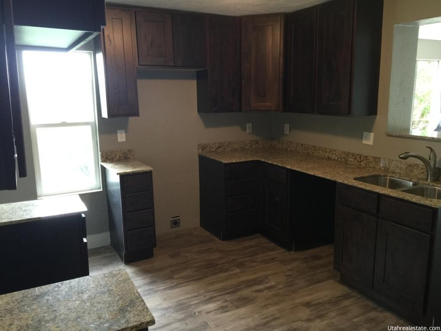 401 E Chase Ln, Centerville, UT 84014 — photo 4