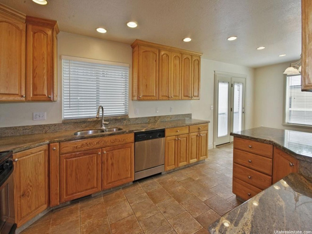 16 E 2150 N, Centerville, UT 84014 — photo 11