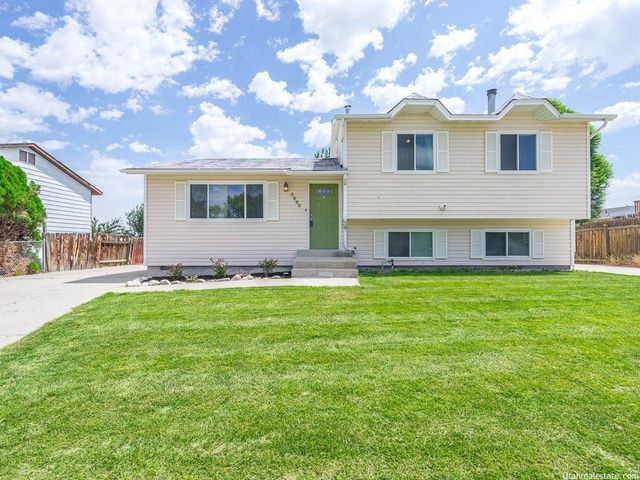 3223 S Magnolia St, Magna, UT 84044