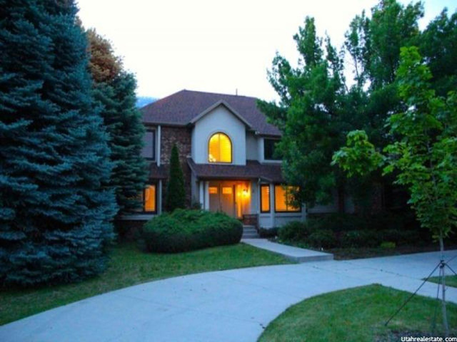 2 S Gatehouse Ln E, Sandy, UT 84092