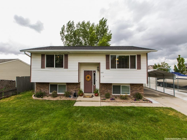 6165 S Woodsborough Way W, Salt Lake City, UT 84118