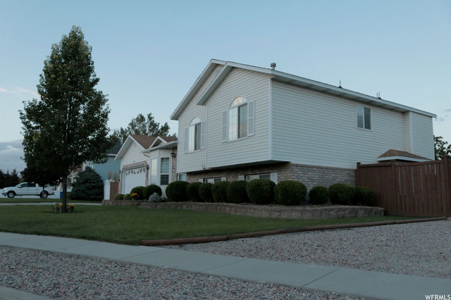 7493 Red Heather Ln, West Jordan, UT 84084