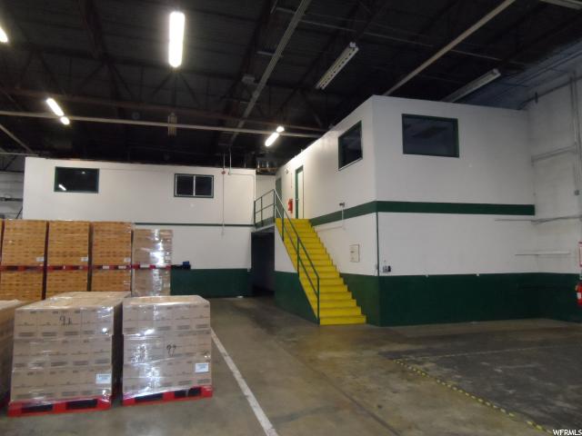 1080 N MAIN ST