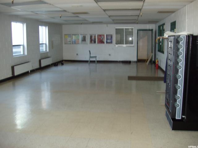 1080 N MAIN ST