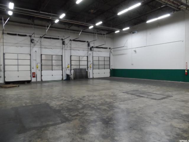 1080 N MAIN ST