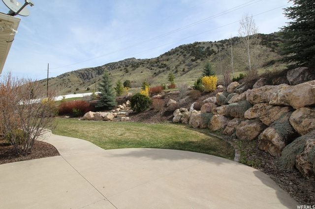130 S Sherwood Dr E, Providence, UT 84332 — photo 2