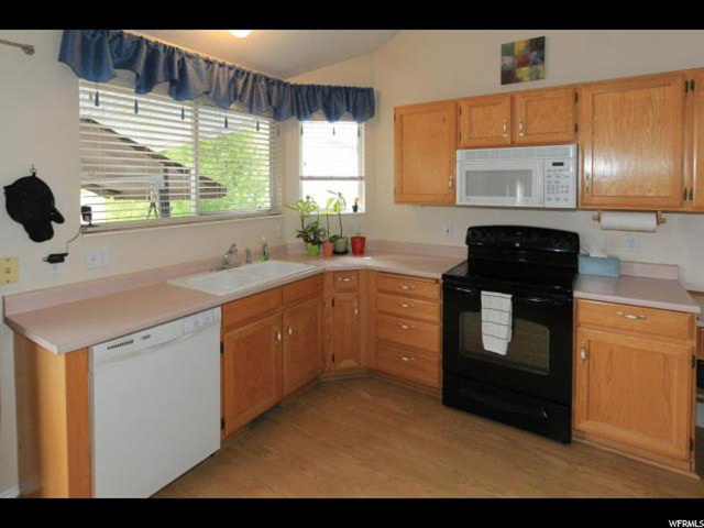 576 E Thatcher Way, Midvale, UT 84047 — photo 8
