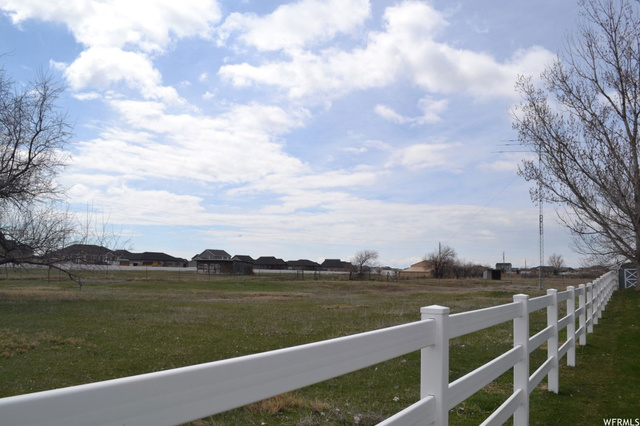 5573 S 4300 W, Hooper, UT 84315 — photo 2
