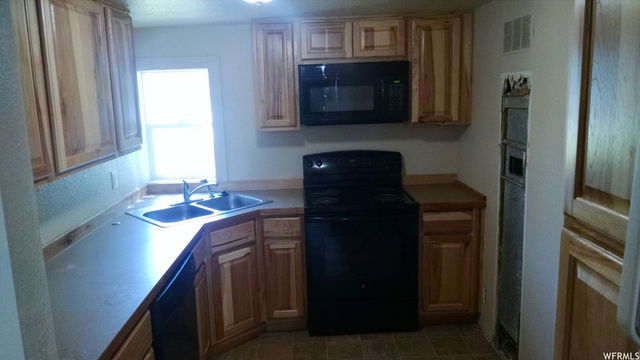 95 E Center St, Kamas, UT 84036 — photo 11