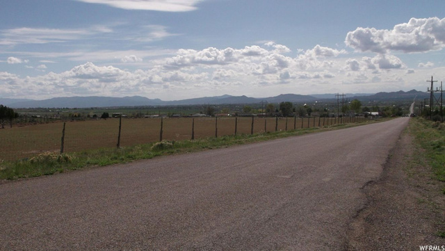 2100 E Midvalley Rd, Enoch, UT 84721 — photo 4