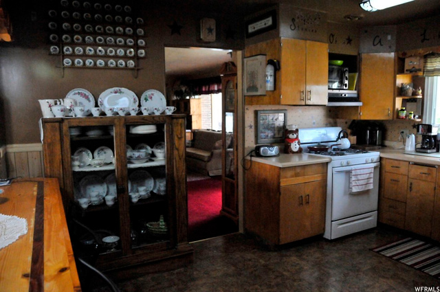 310 E 100 S, Gunnison, UT 84634 — photo 4