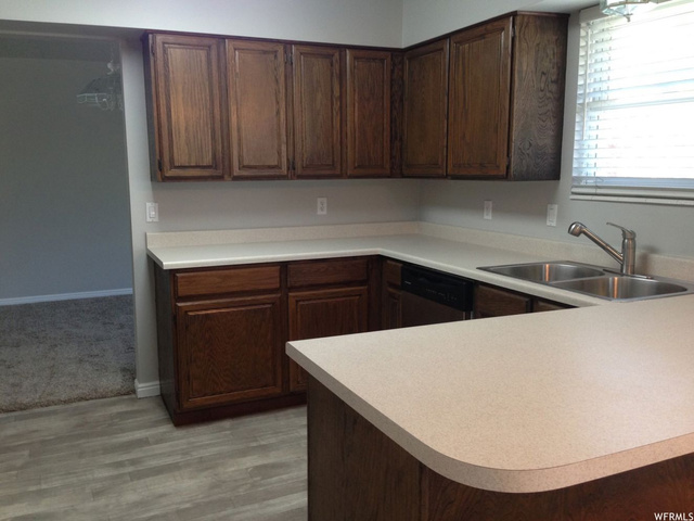 1375 E Vintry Ln, Murray, UT 84121 — photo 3