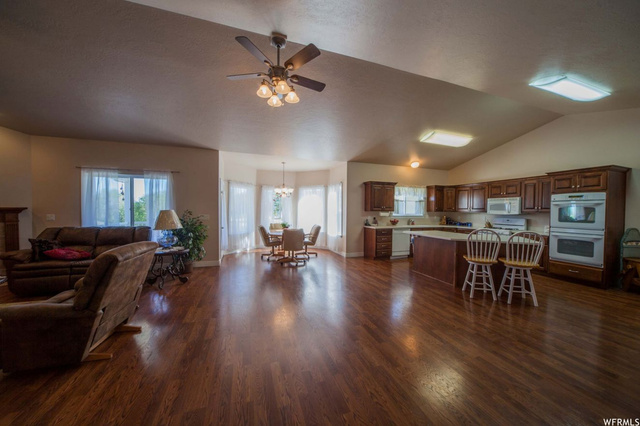 170 W 2050 S, Perry, UT 84302 — photo 2