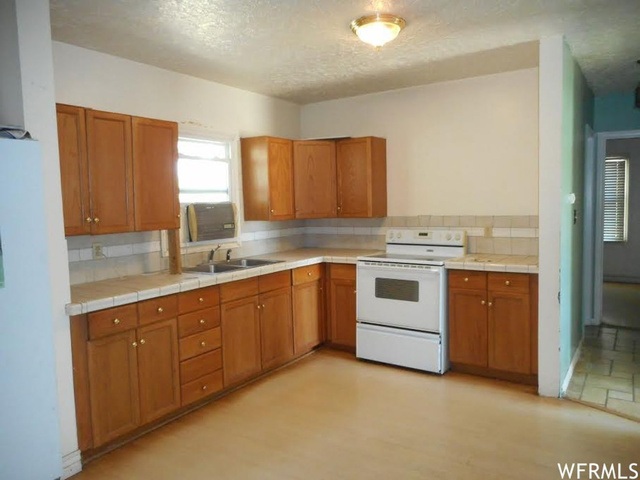 158 S 350 E, Clearfield, UT 84015 — photo 3