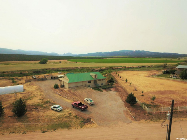 1068 S 3500 E, New Harmony, UT 84757 — photo 11