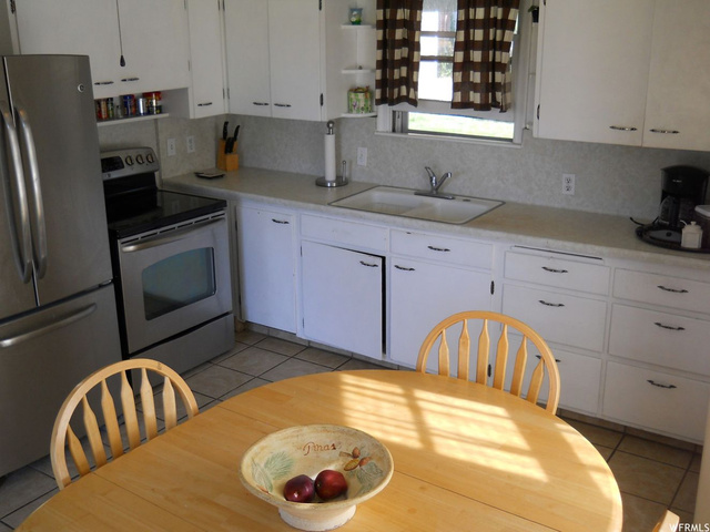 118 E 400 N, Bountiful, UT 84010 — photo 11