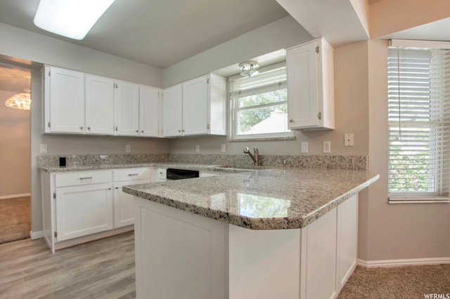 1375 E Vintry Ln, Murray, UT 84121 — photo 2