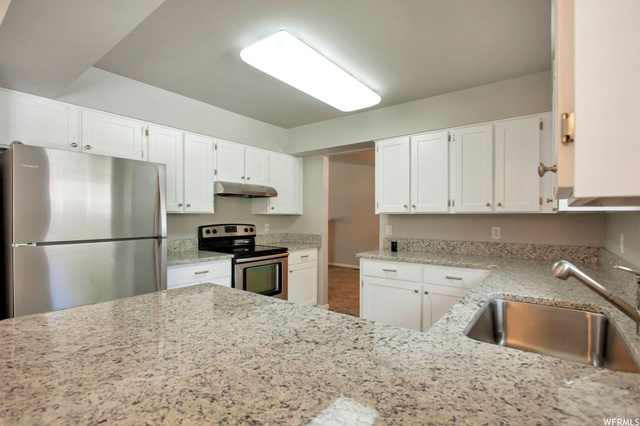 1375 E Vintry Ln, Murray, UT 84121 — photo 3