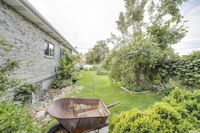 339 E 100 N, Bountiful, UT 84010 — photo 7